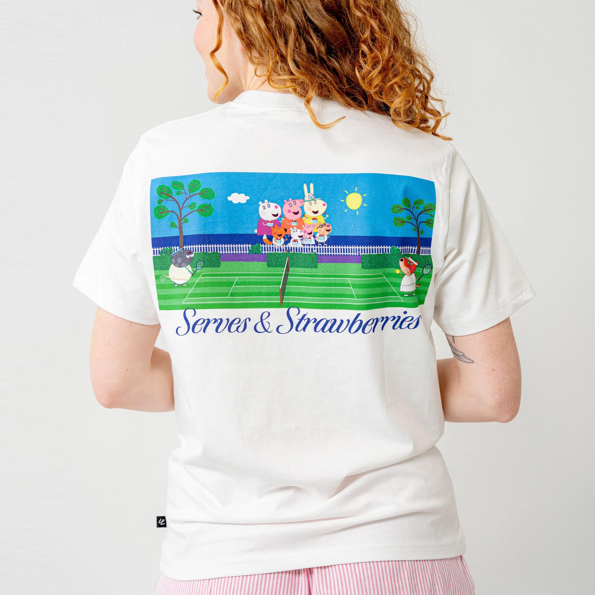 Lobster & Lemonade Peppa Pig Serves & Strawberries – '94 Campus T-Shirt Unisex - white