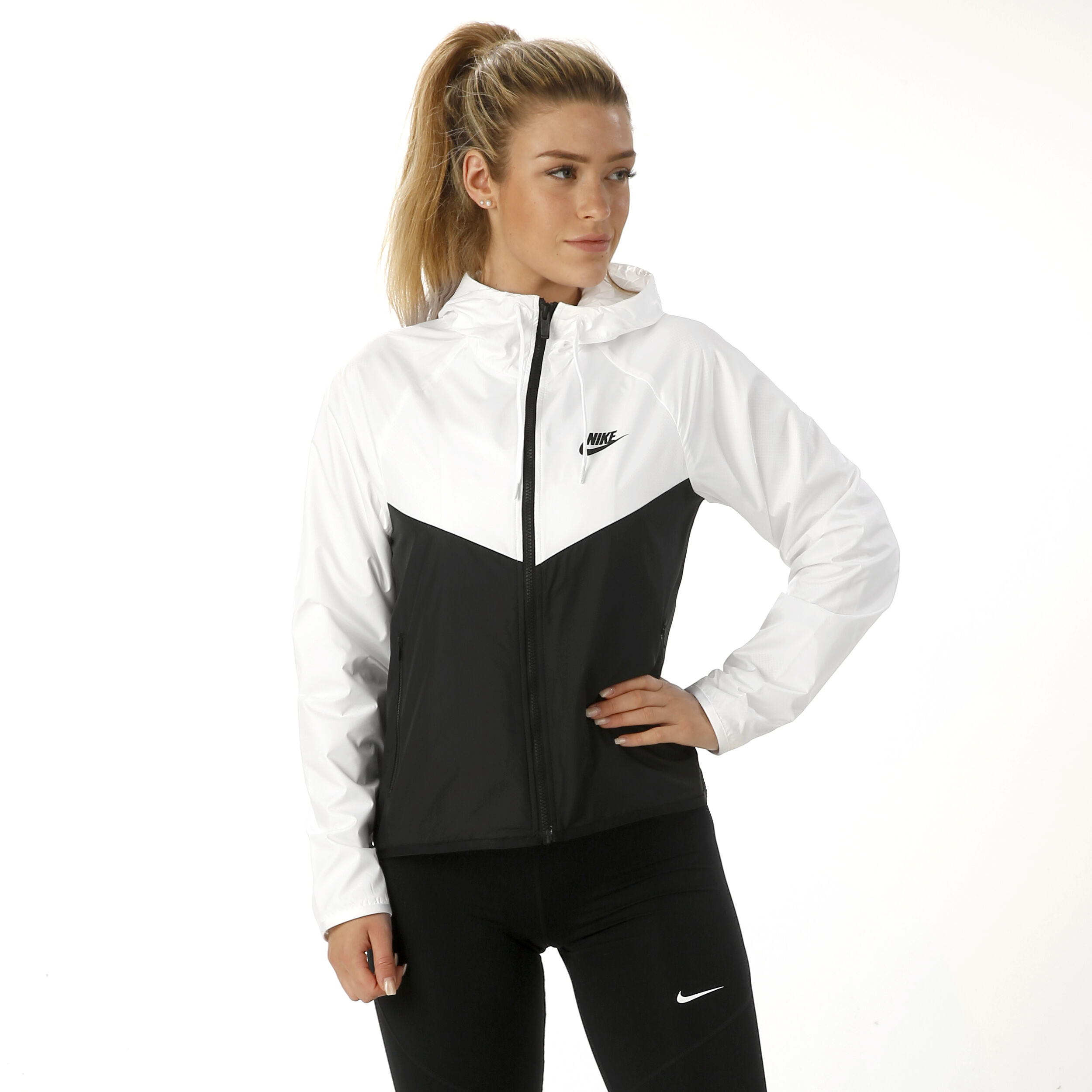 Nike sales windrunner dam