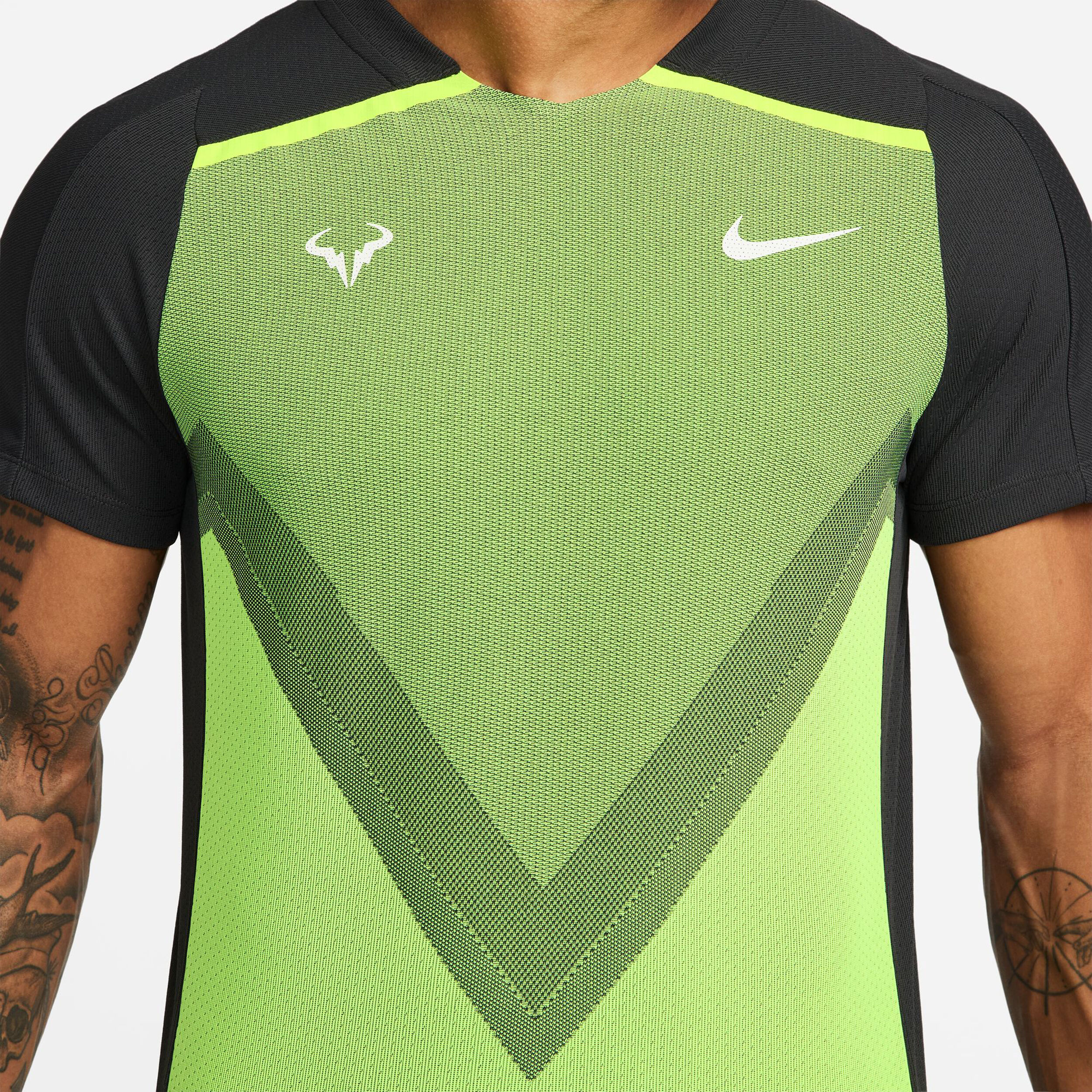 Buy Nike Court Advantage Dri-Fit Rafa T-Shirt Men Green Buy Nike Court Advantage Dri-Fit Rafa T-Shirt Men Green