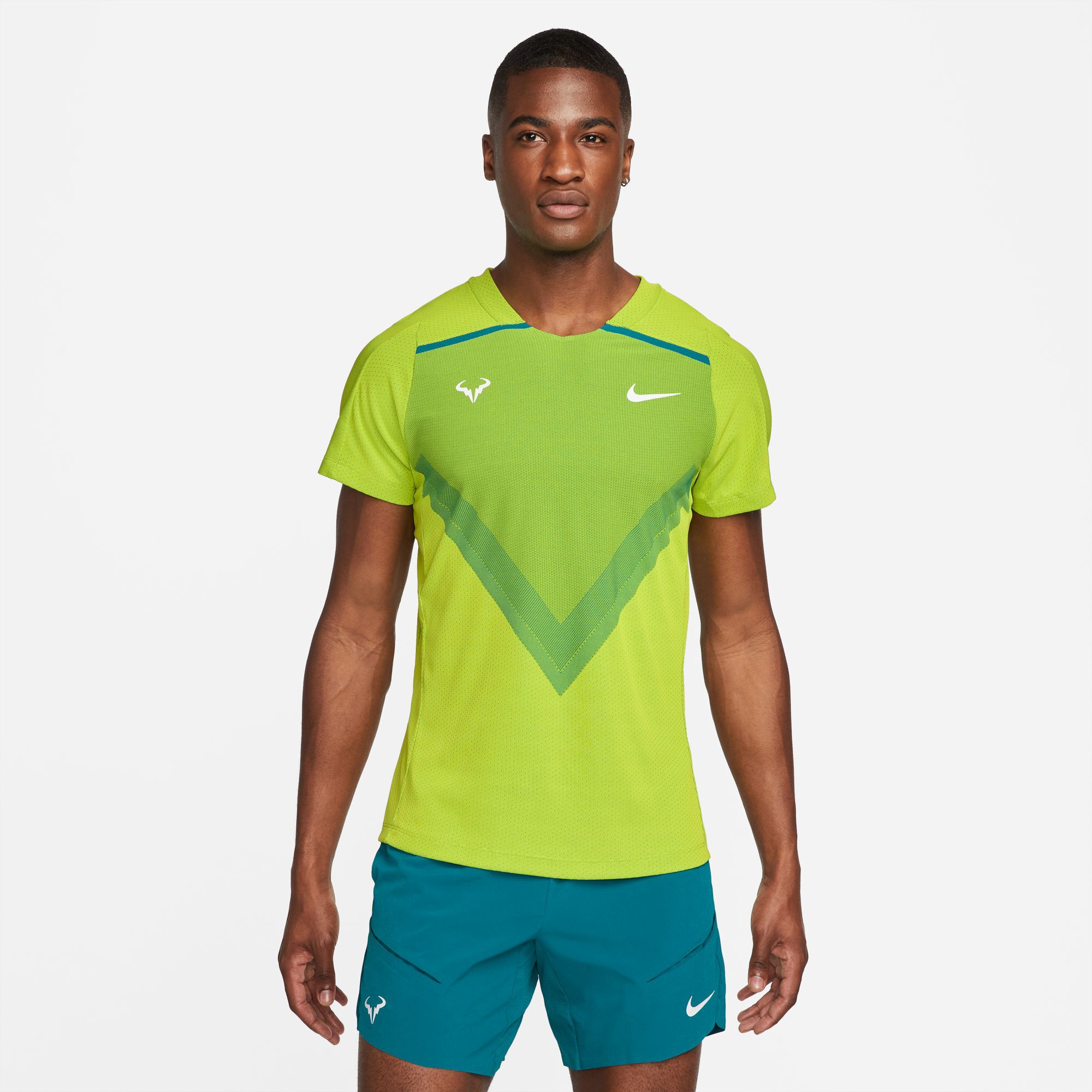Buy Nike Rafael Nadal Court Advantage Dri-Fit T-Shirt Men Green online ...