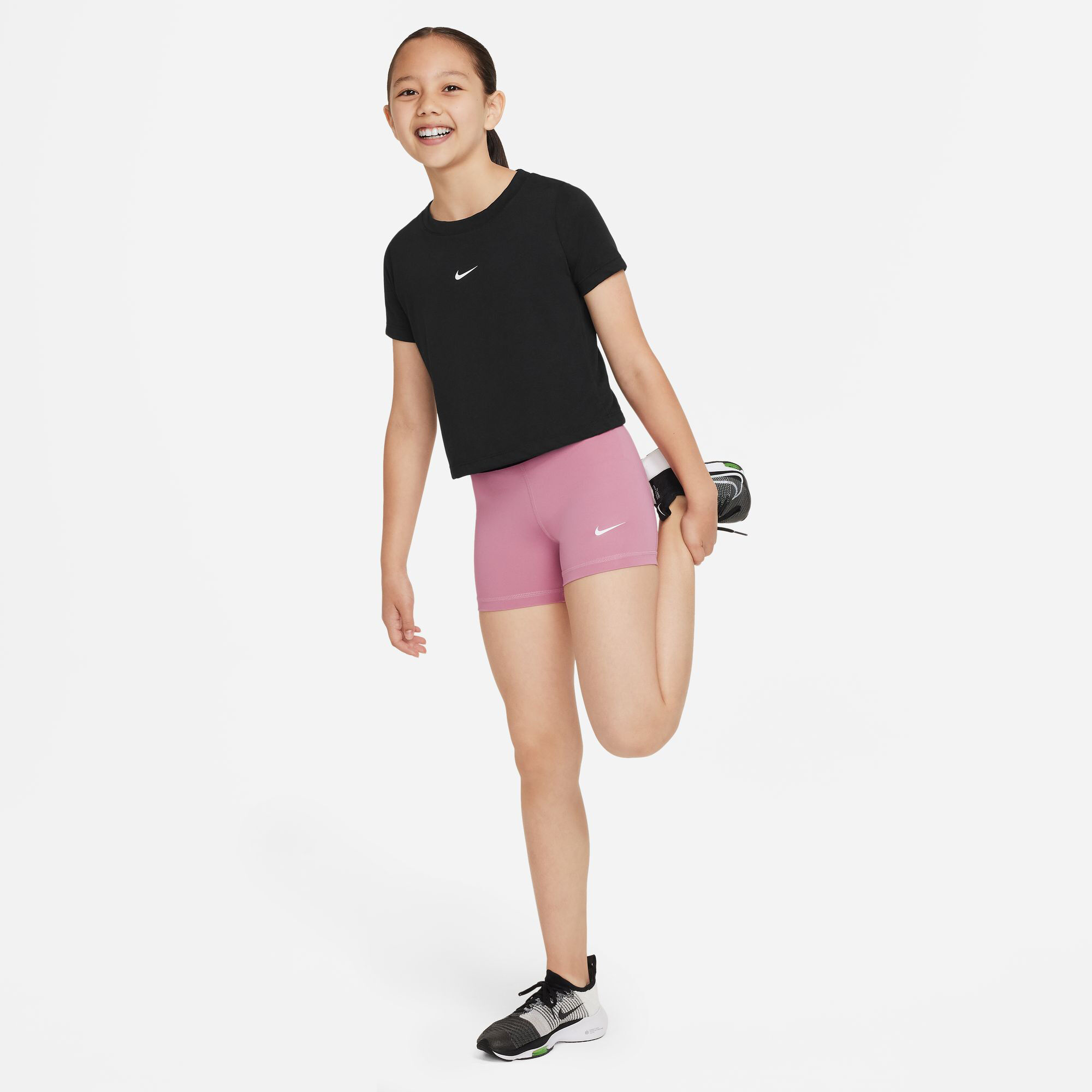 Girls nike 2025 compression shorts