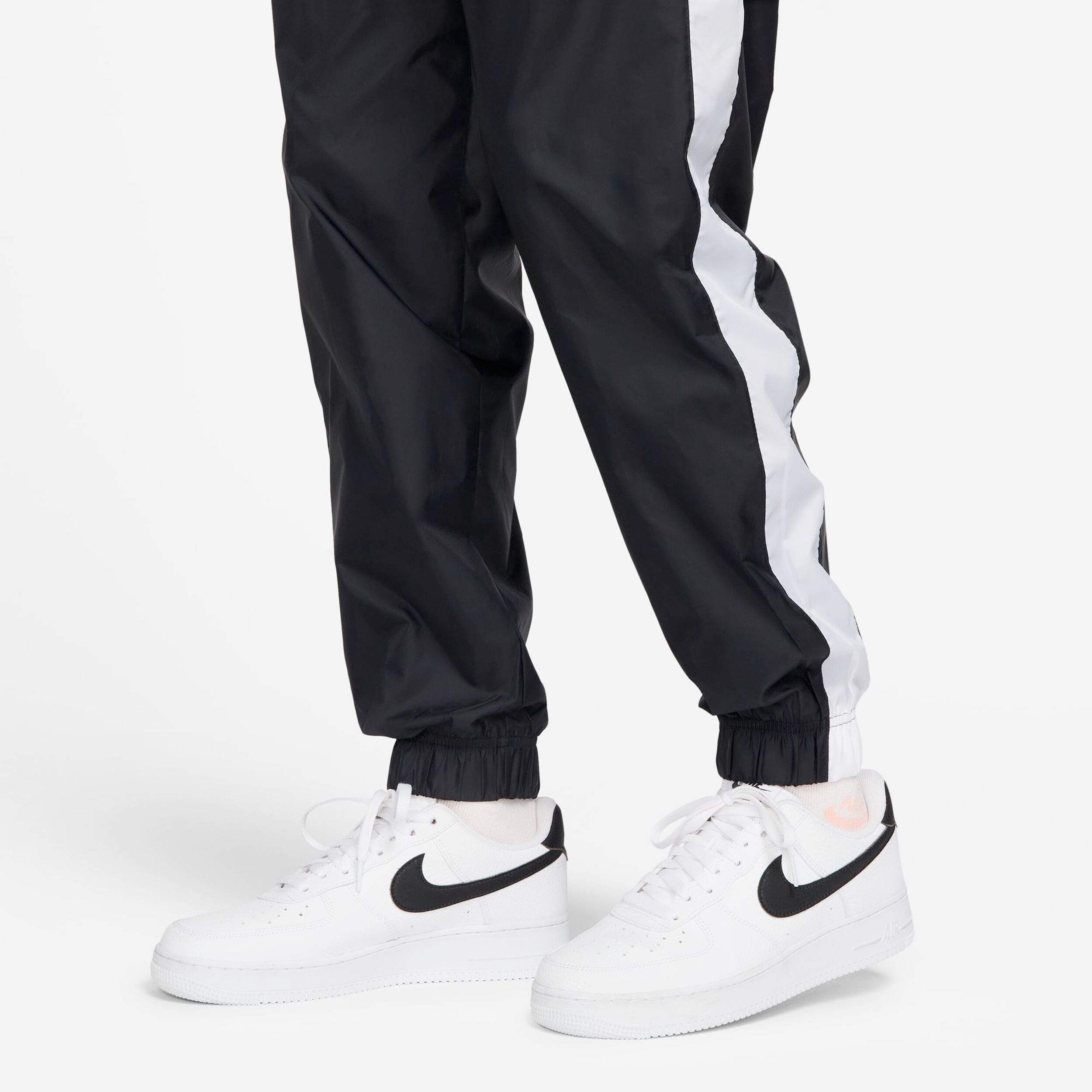 Nike season 2 woven tracksuit black 2025