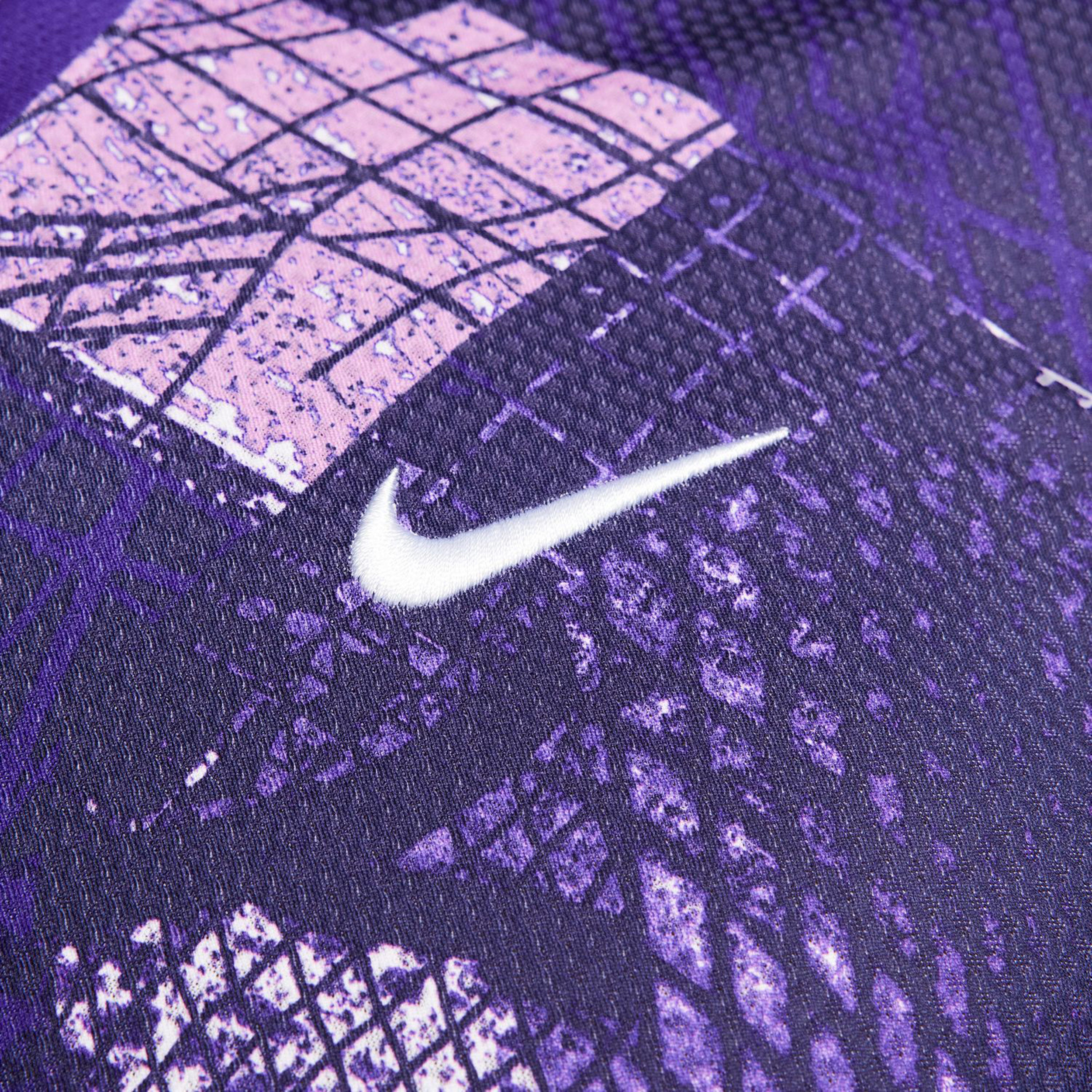 Purple nike shirt deals