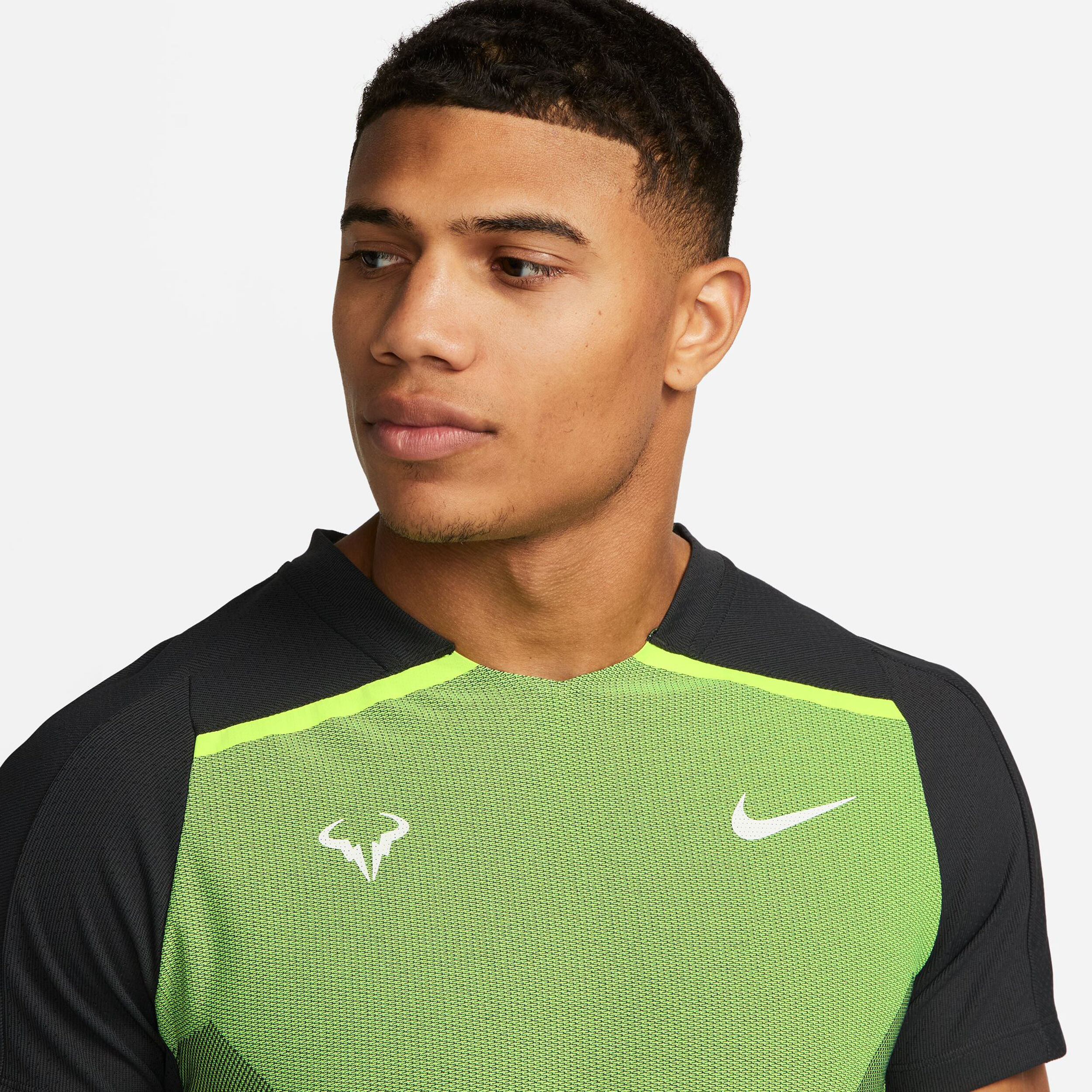 Buy Nike Court Advantage Dri-Fit Rafa T-Shirt Men Green Buy Nike Court Advantage Dri-Fit Rafa T-Shirt Men Green