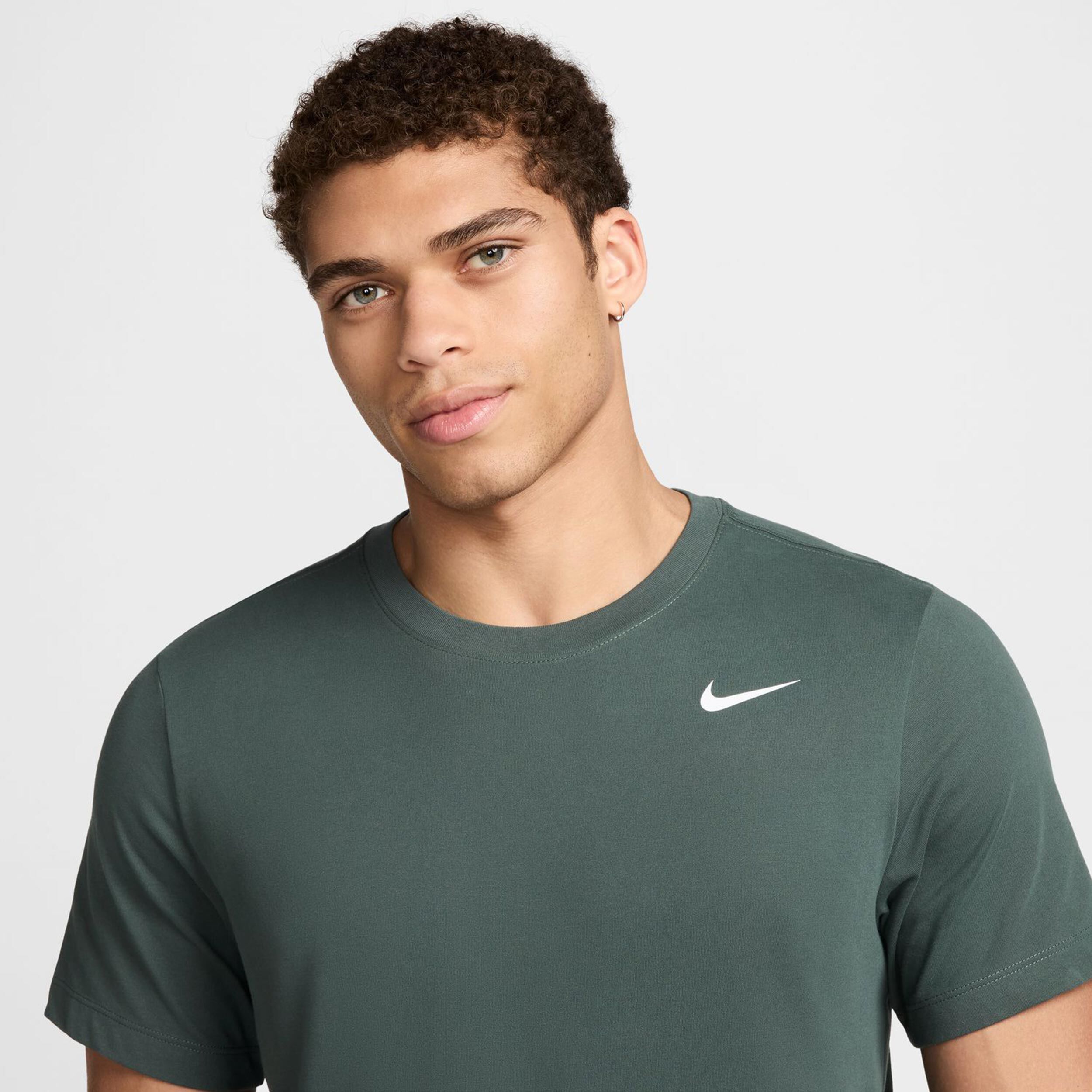 olive green nike shirt mens