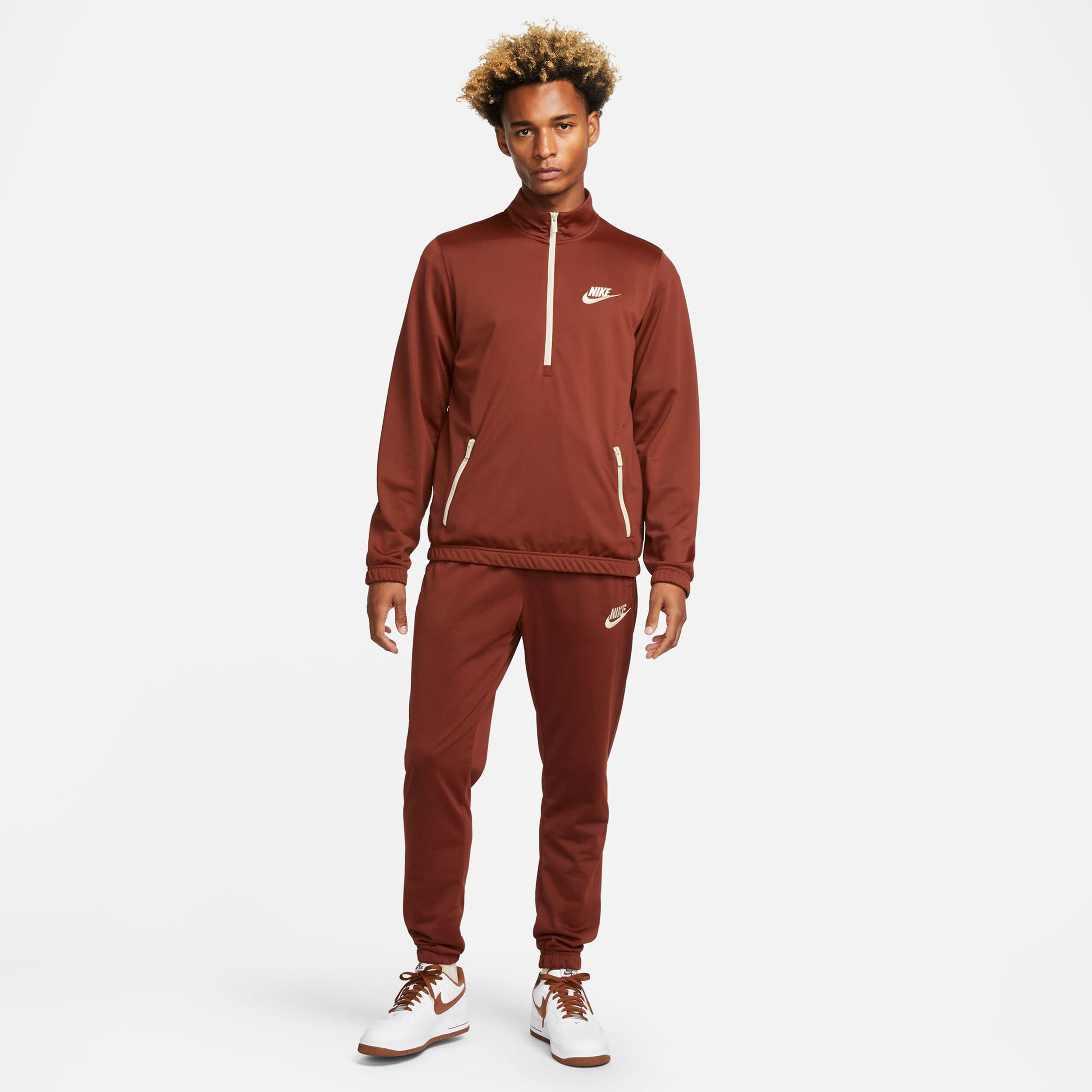 Nike track suit discount wvn
