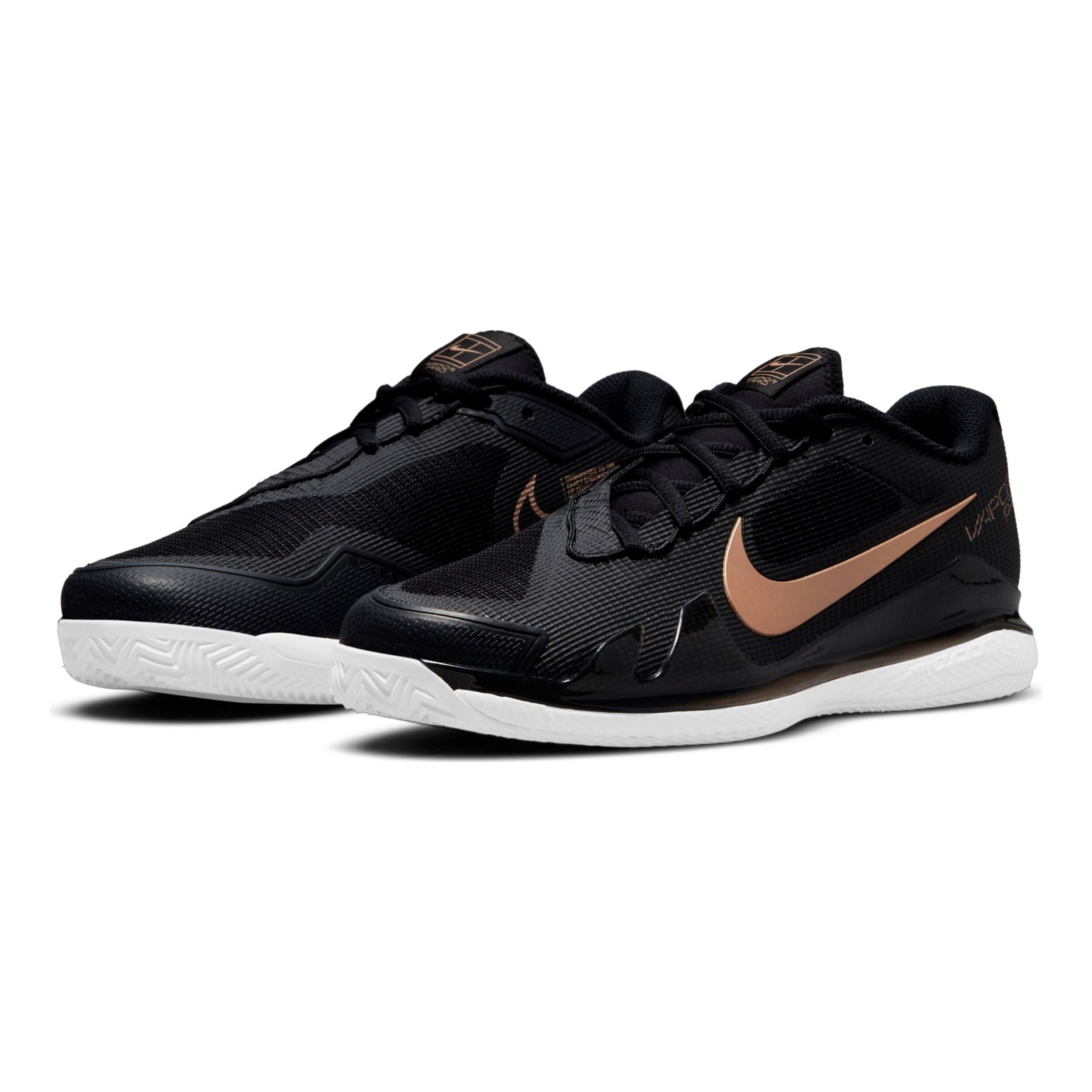 Black and gold nike tennis shoes new arrivals